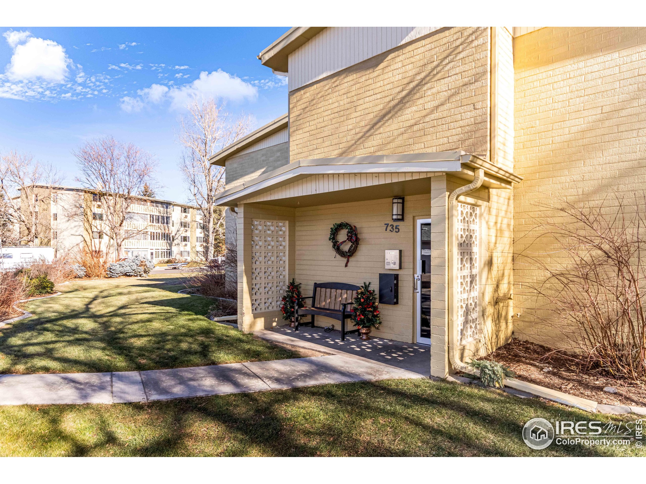 735 South Alton Way Denver, CO 80247 - Photo 25 of 29 a view of open kitchen with wooden floor