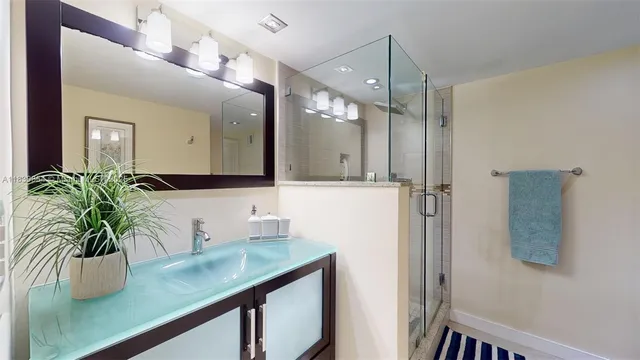 $3,850 | 1912 South Ocean Drive, Unit 12C, Hallandale Beach, FL 33009