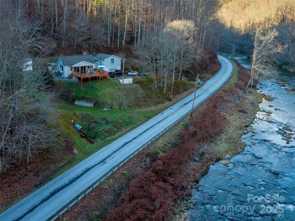 $465,000 | 12982 Us Highway, Burnsville, NC 28714