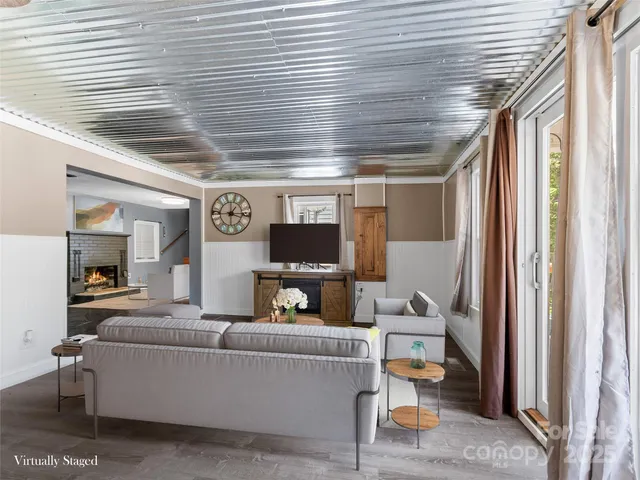 $475,000 | 12982 Us Highway, Burnsville, NC 28714