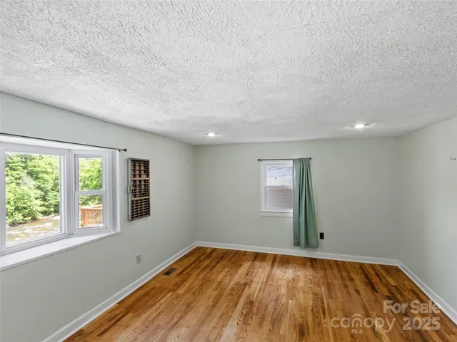 $475,000 | 12982 Us Highway, Burnsville, NC 28714