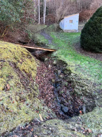 $475,000 | 12982 Us Highway, Burnsville, NC 28714