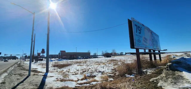 $499,900 | 2709-2715 Bridge Avenue, Albert Lea, MN 56007