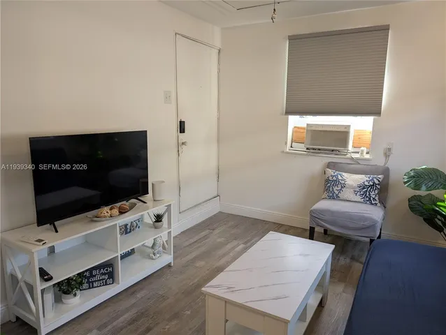 $4,000 | 311 Southwest 2nd Avenue, Unit 311, Dania Beach, FL 33004