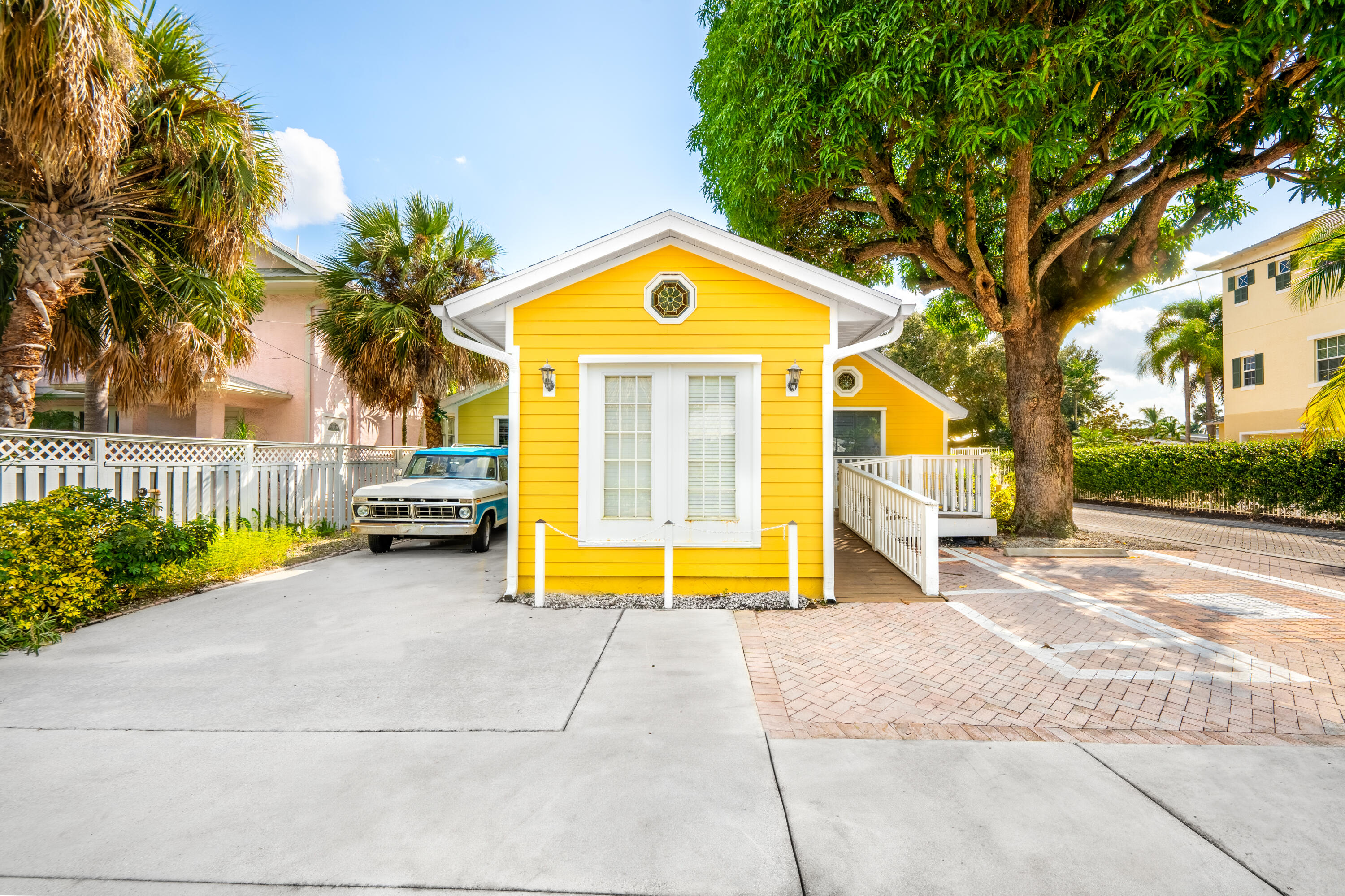 524 Southwest 3rd Street Stuart, FL 34994 - Photo 3 of 36 DSC02214-HDR-Edit