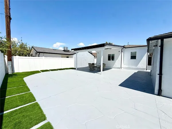 $6,500 | 5639 Natick Avenue, Van Nuys, CA 91411