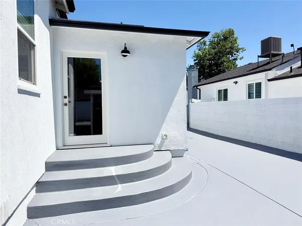 $6,500 | 5639 Natick Avenue, Van Nuys, CA 91411
