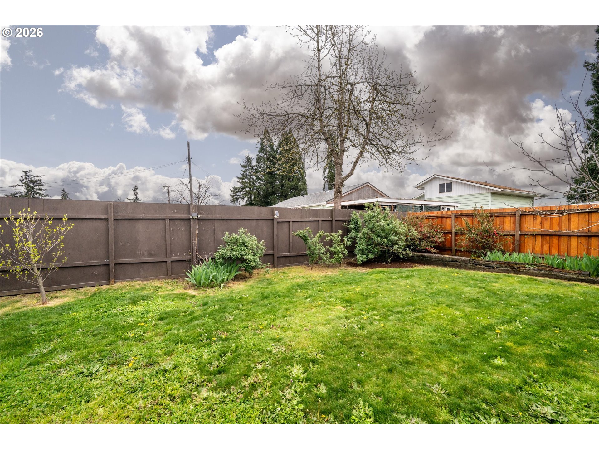 297 South 43rd Street Springfield, OR 97478 - Photo 31 of 32 a view of a garden