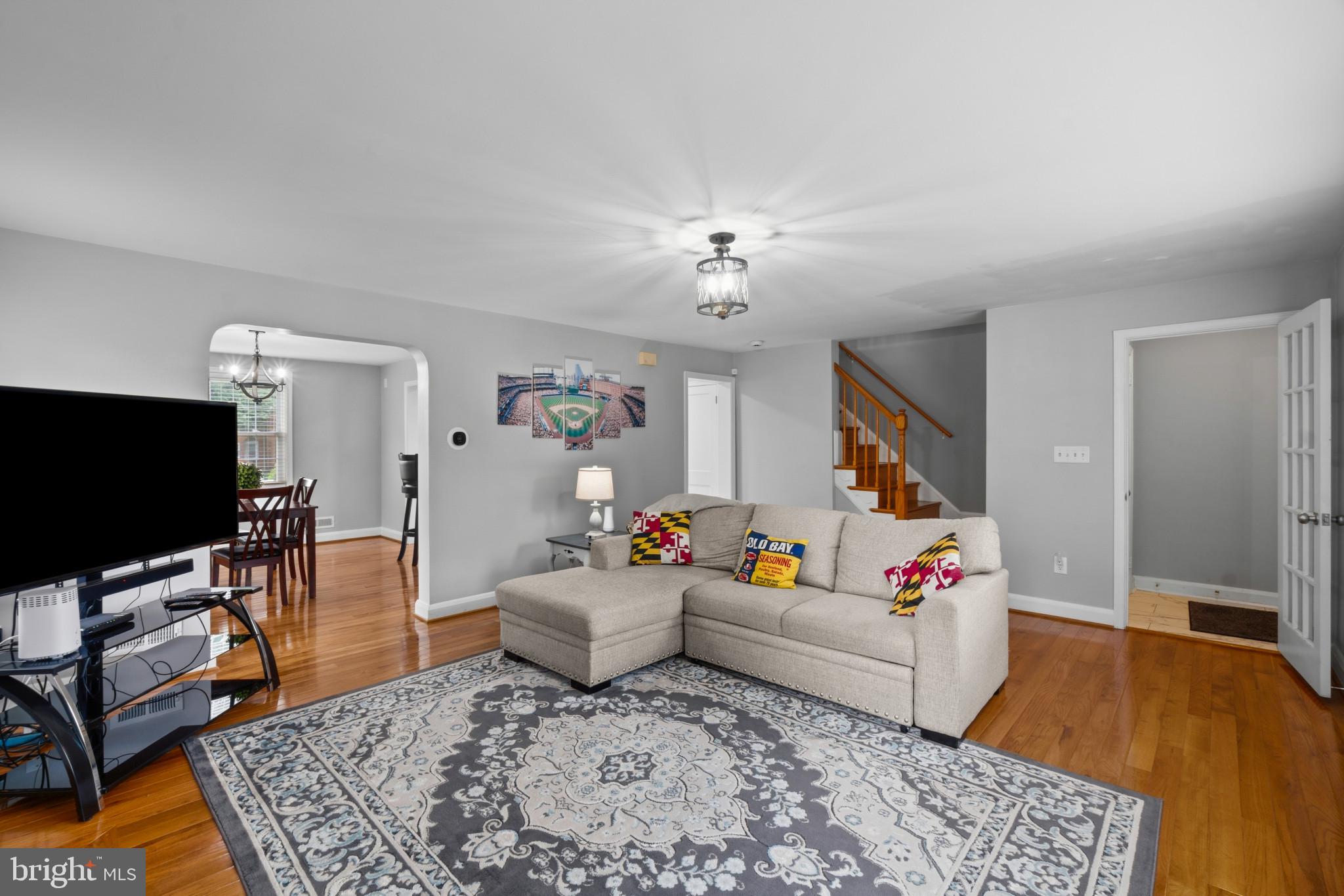1517 Dellsway Road Towson, MD 21286 - Photo 5 of 34 Living room