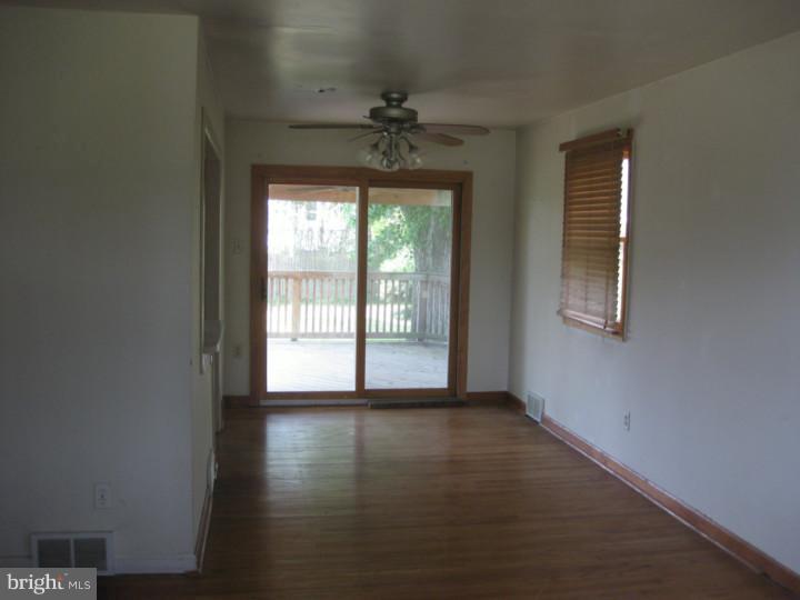 2730 East County Line Road Hatboro, PA 19040 - Photo 3 of 11 Dining Room