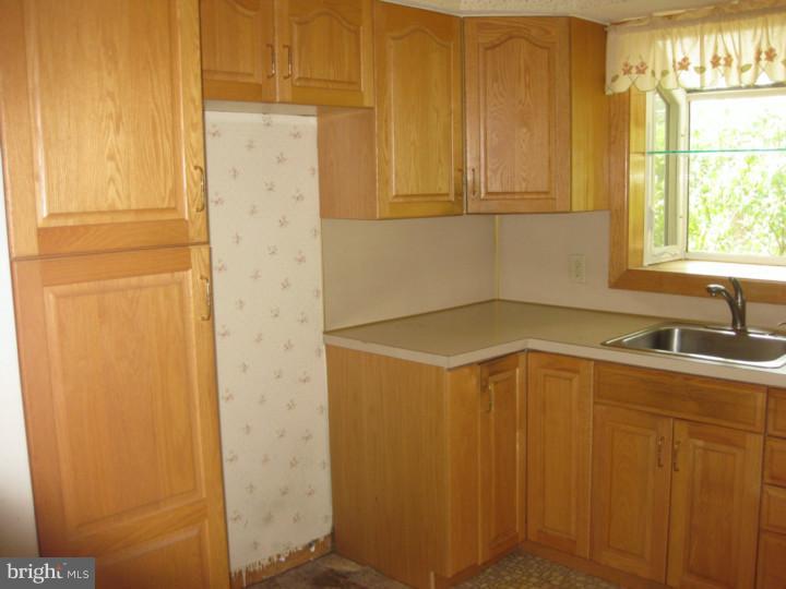 2730 East County Line Road Hatboro, PA 19040 - Photo 4 of 11 Kitchen