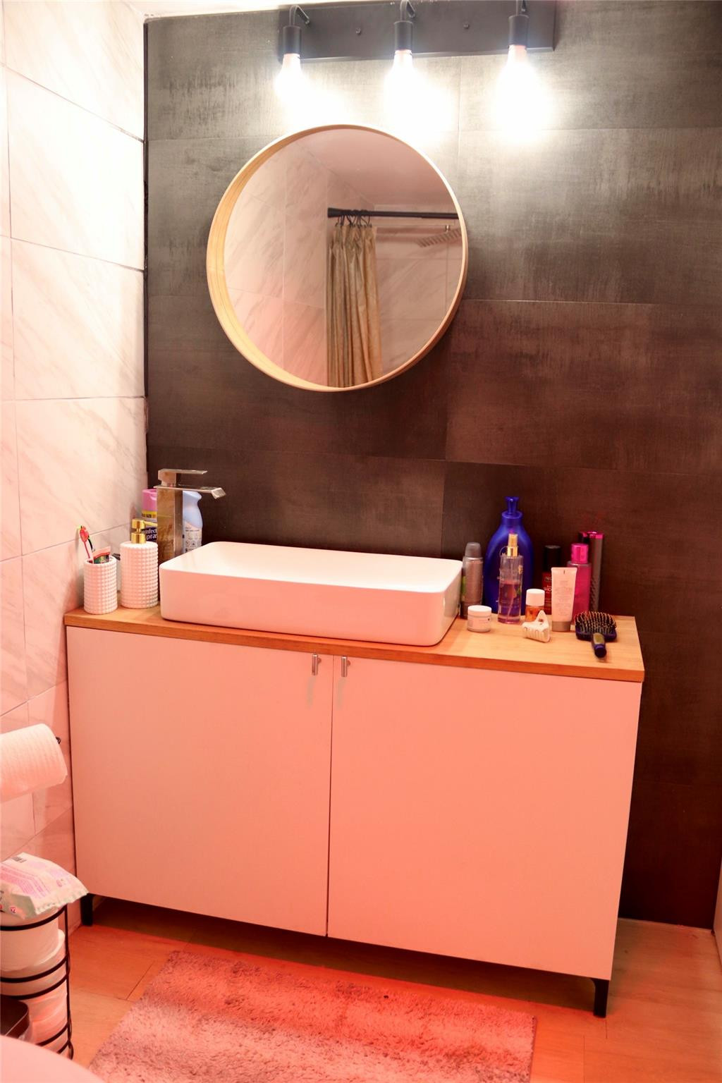 1770 Northeast 191st Street, Unit 816 Miami, FL 33179 - Photo 26 of 33 a room with a washer and dryer