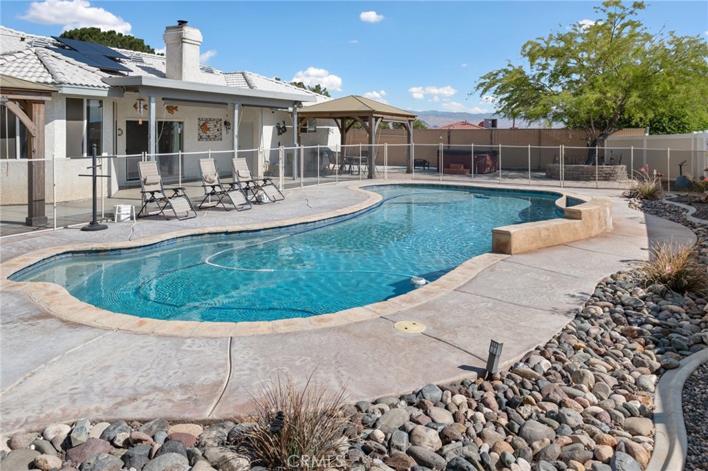17112 Century Plant Road Apple Valley, CA 92307 - Photo 5 of 30