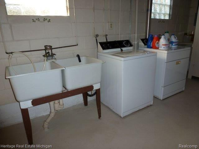 1128 Bower Street Howell, MI 48843 - Photo 11 of 13 PRACTICAL LAUNDRY.jpg