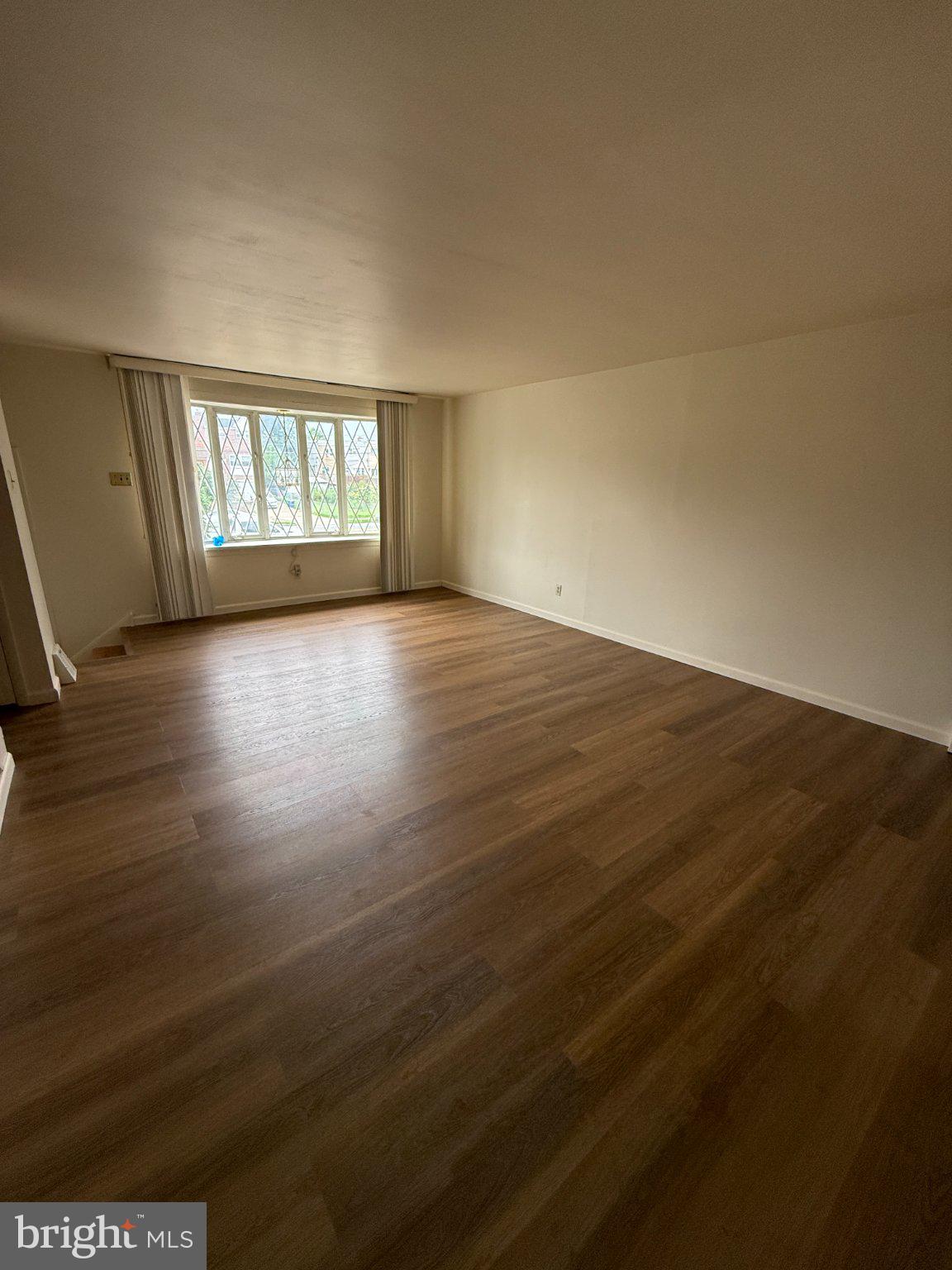 3705 Academy Road Philadelphia, PA 19154 - Photo 3 of 24 Spacious room with natural light.