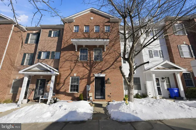 $559,900 | 18733 Falling River Drive, Gaithersburg, MD 20879