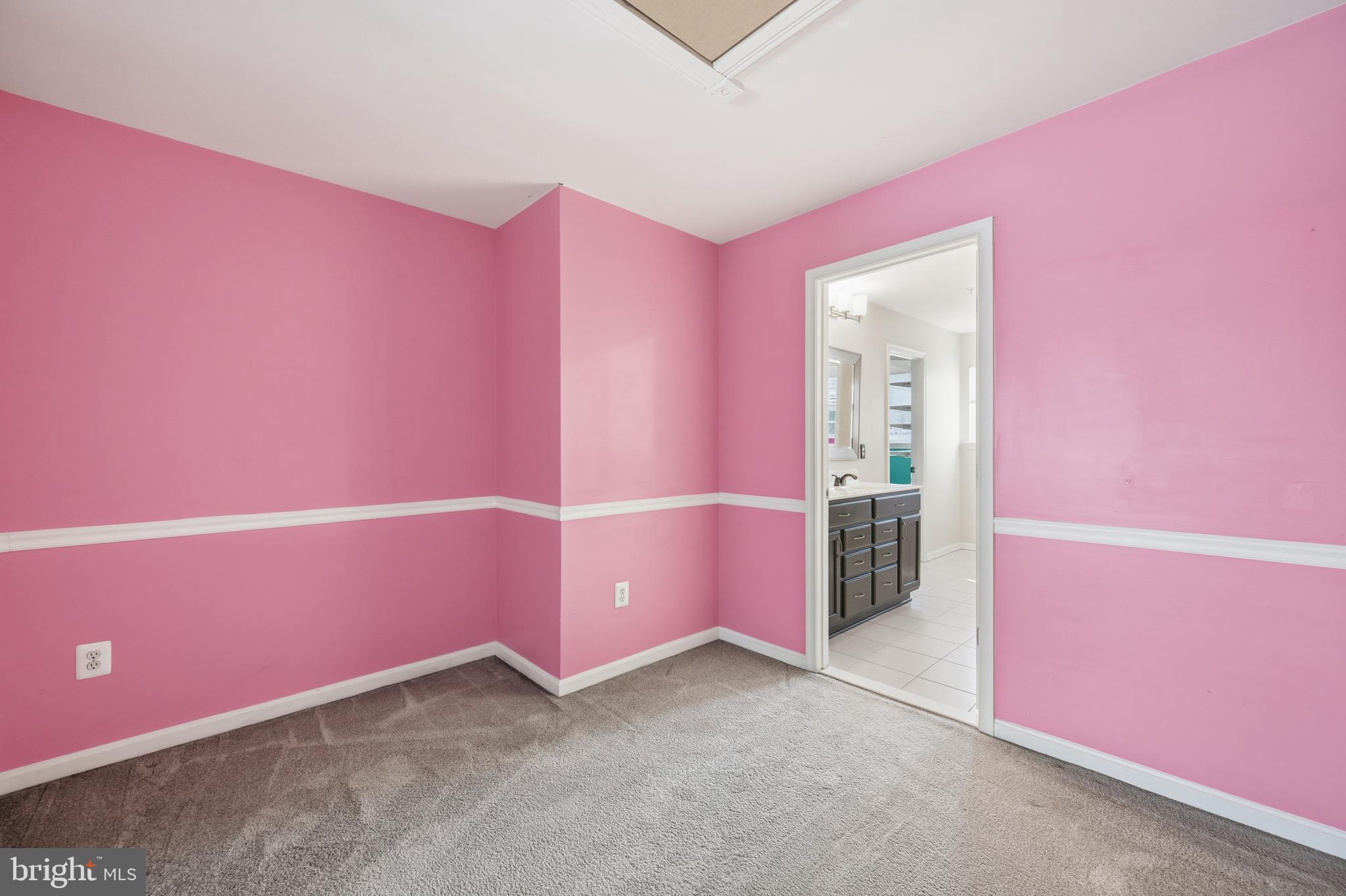 18733 Falling River Drive Gaithersburg, MD 20879 - Photo 16 of 34