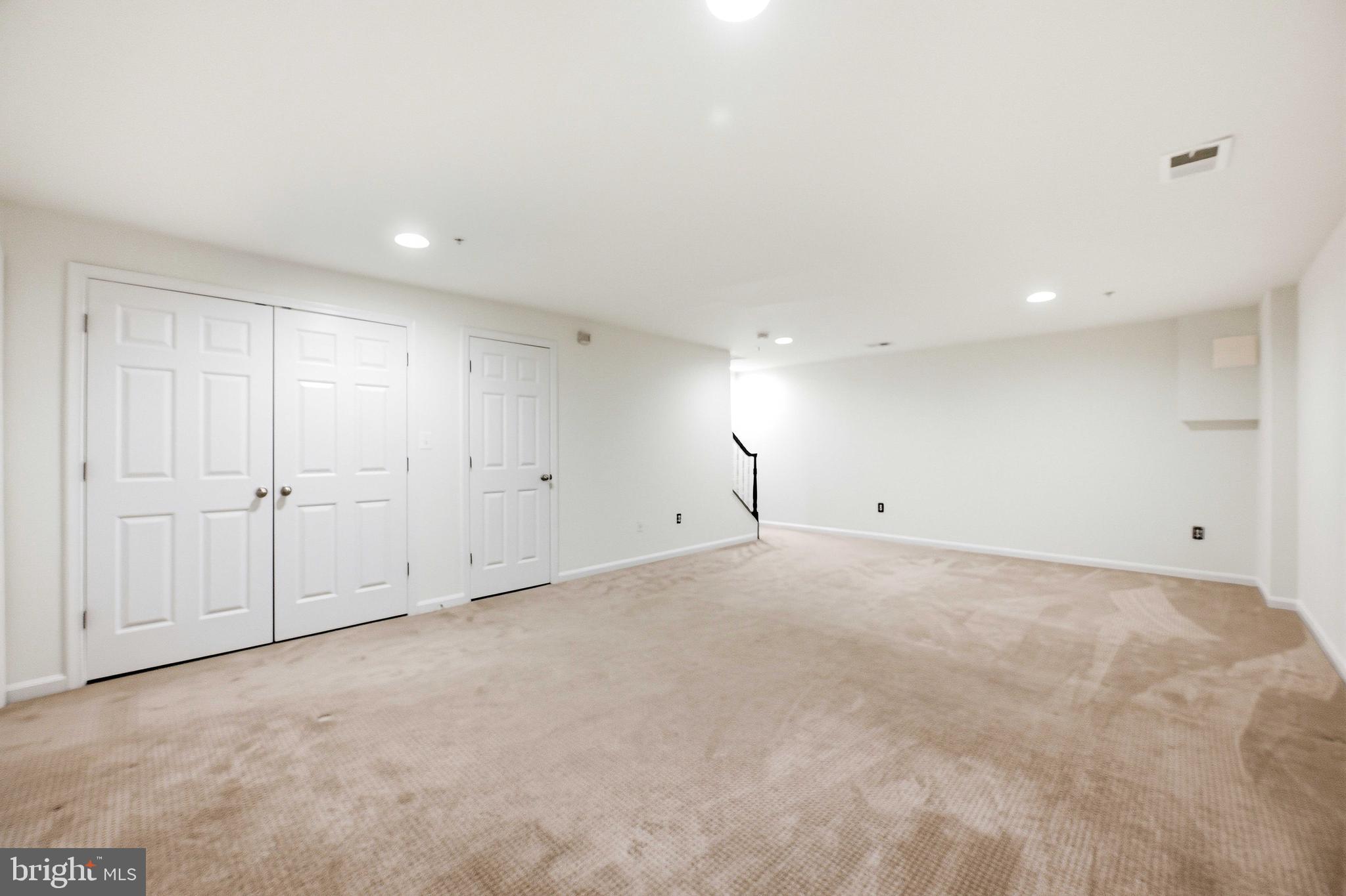 18733 Falling River Drive Gaithersburg, MD 20879 - Photo 30 of 34 a view of an empty room