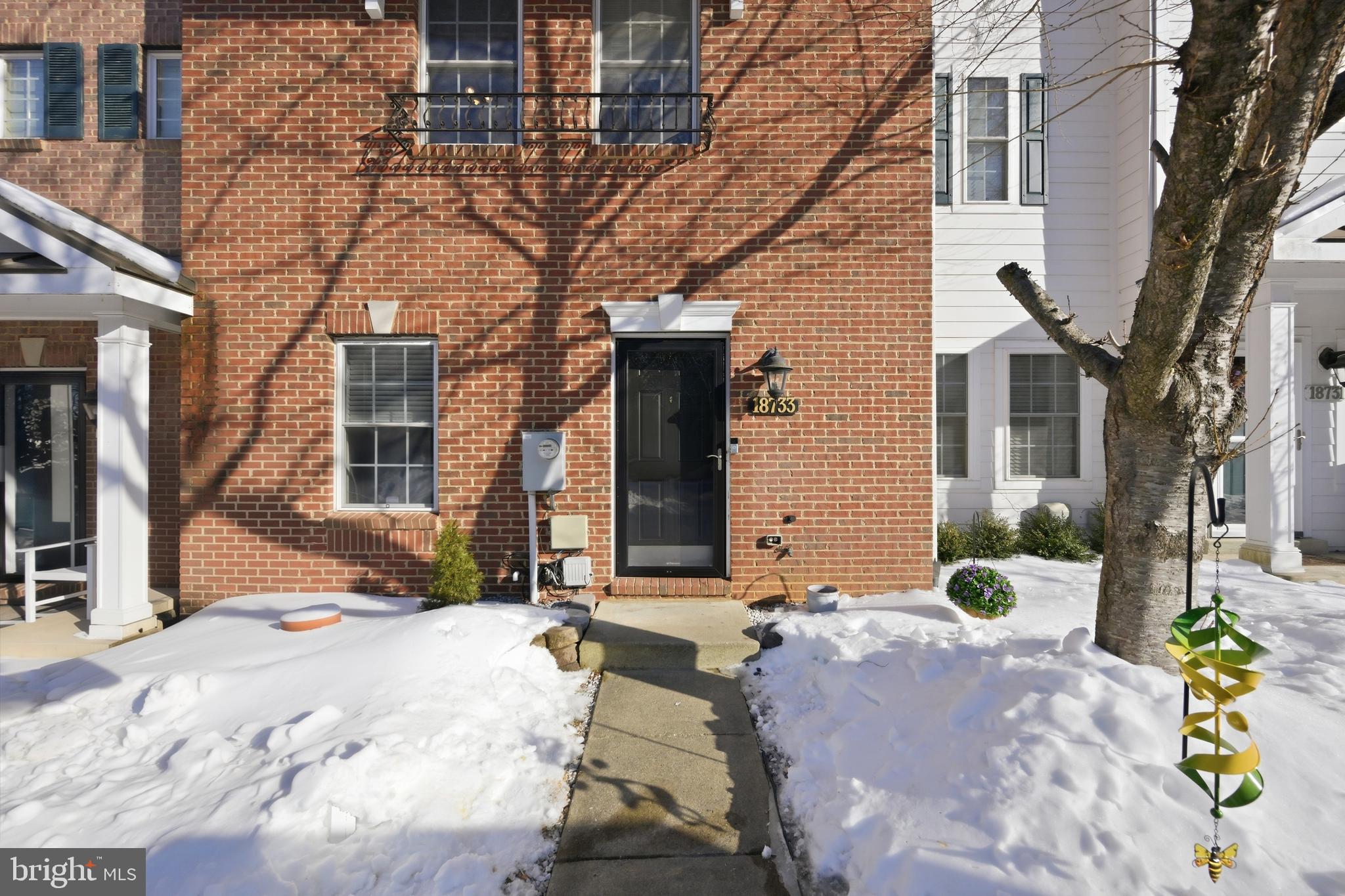 18733 Falling River Drive Gaithersburg, MD 20879 - Photo 33 of 34 a front view of a house