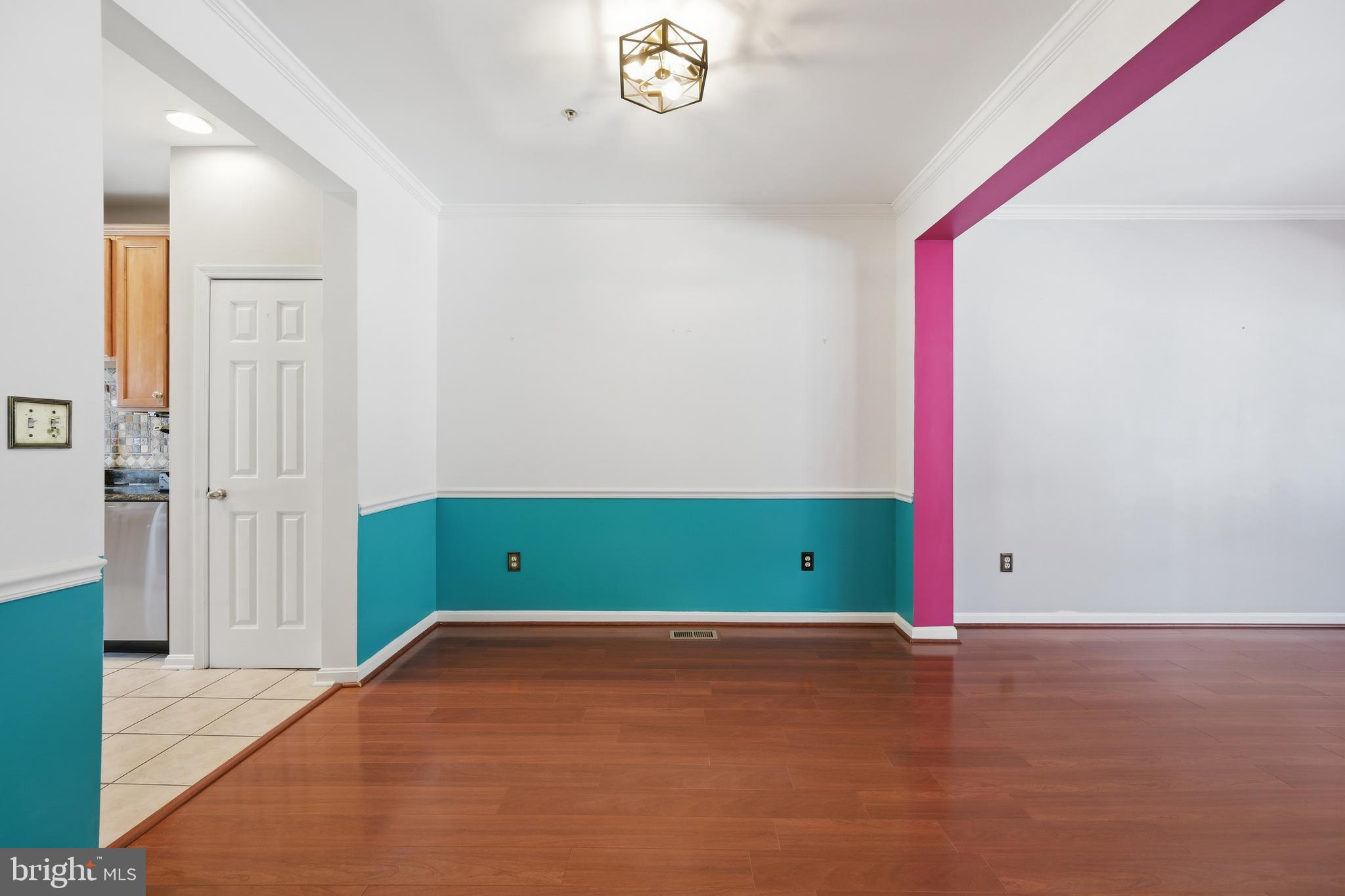 18733 Falling River Drive Gaithersburg, MD 20879 - Photo 10 of 34 a view of room with window and ceiling fan