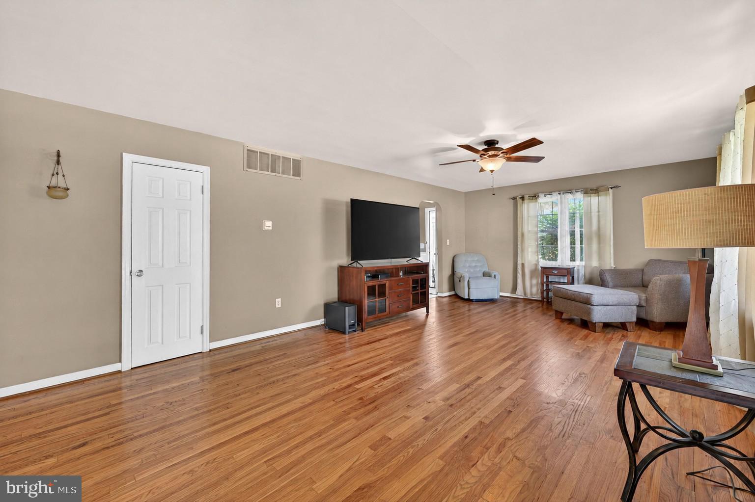49 West Tomlin Station Road Mickleton, NJ 08056 - Photo 4 of 34