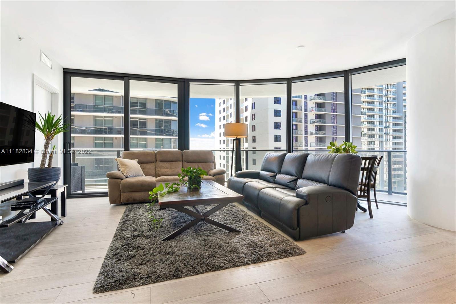 45 Southwest 9th Street, Unit 2508 Miami, FL 33130 - Photo 3 of 29