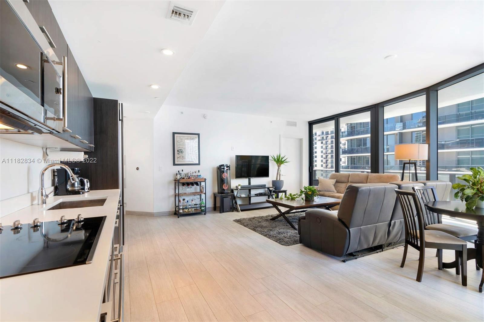 45 Southwest 9th Street, Unit 2508 Miami, FL 33130 - Photo 8 of 29