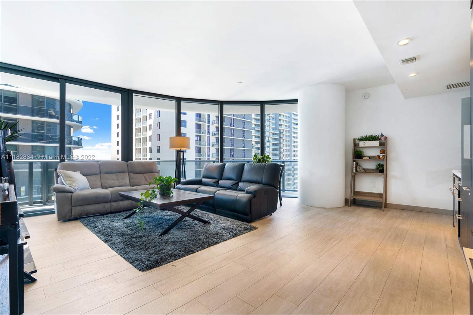 45 Southwest 9th Street, Unit 2508 Miami, FL 33130 - Photo 9 of 29