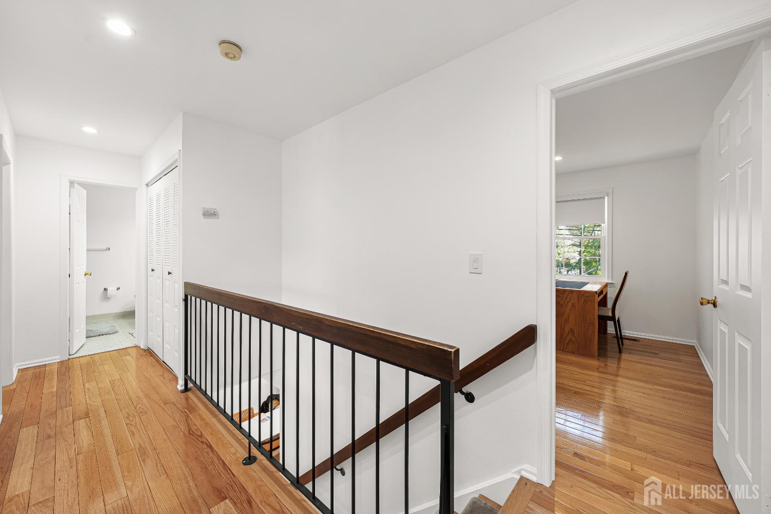 5 Hawthorn Drive Edison, NJ 08820 - Photo 11 of 29