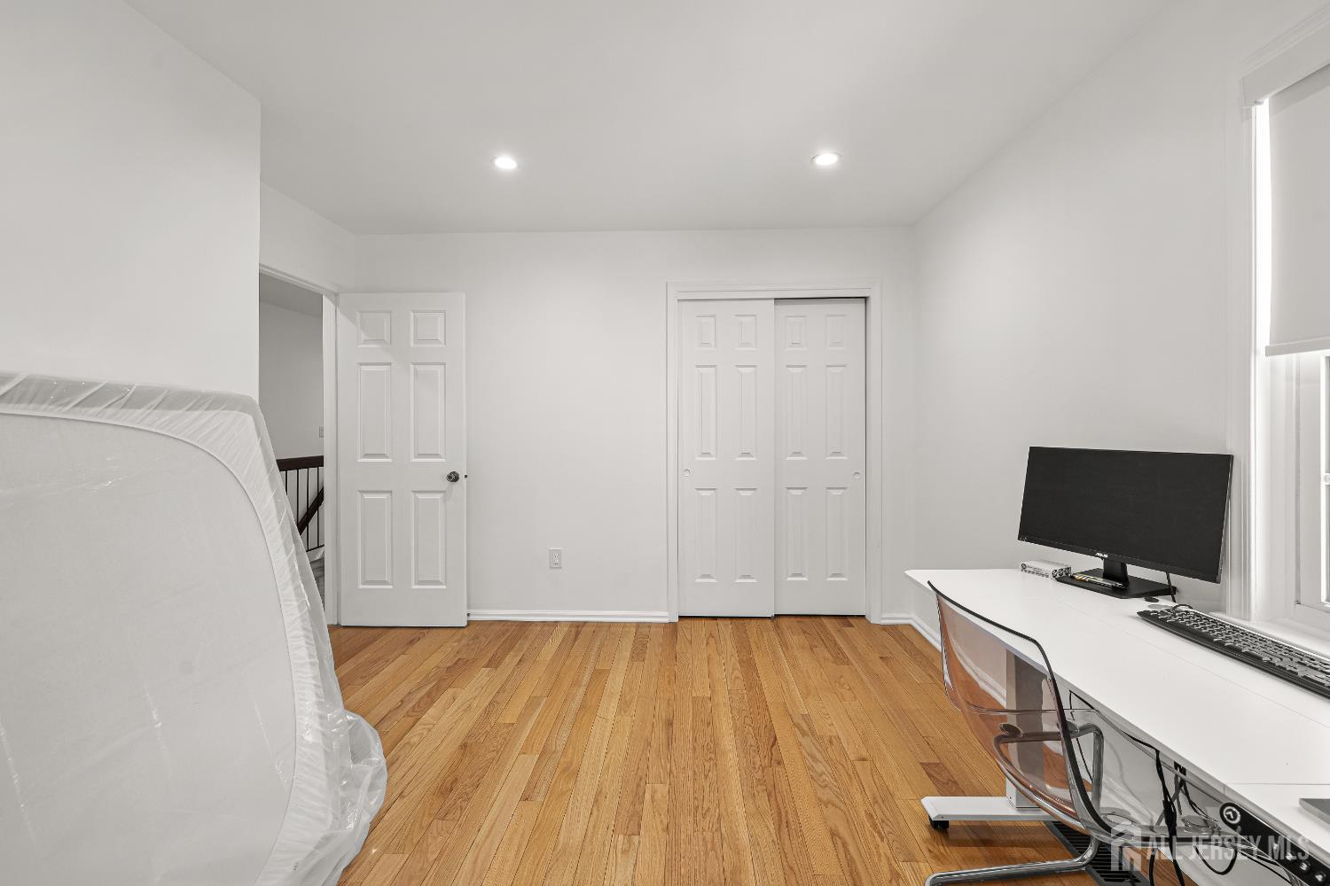 5 Hawthorn Drive Edison, NJ 08820 - Photo 15 of 29