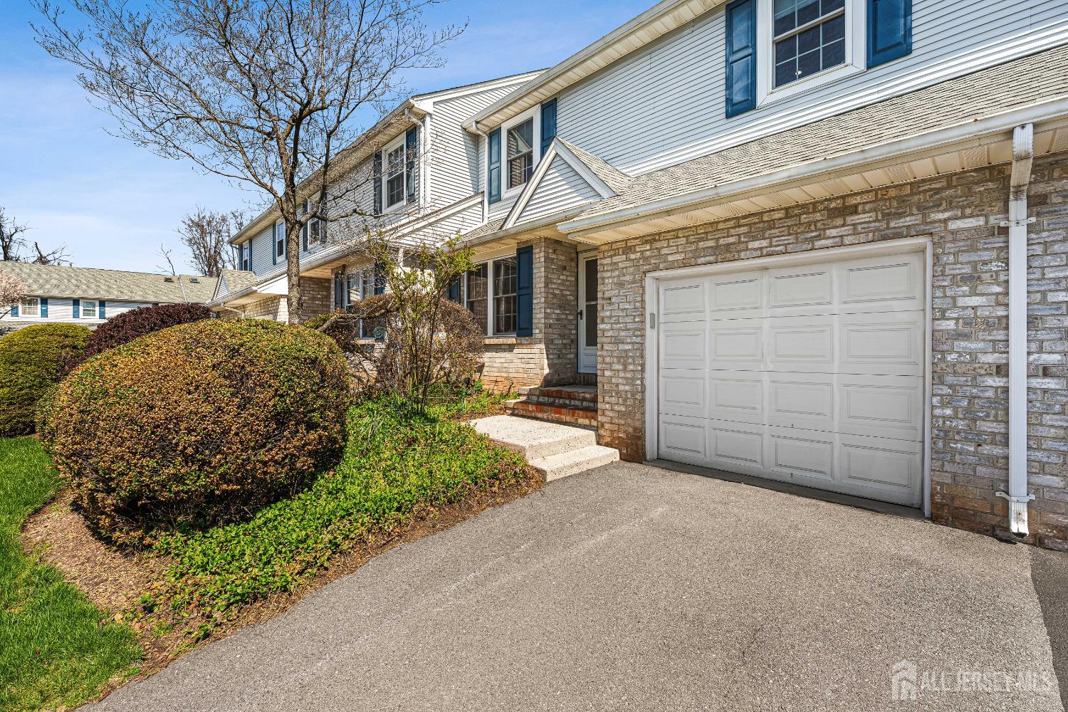 5 Hawthorn Drive Edison, NJ 08820 - Photo 8 of 29