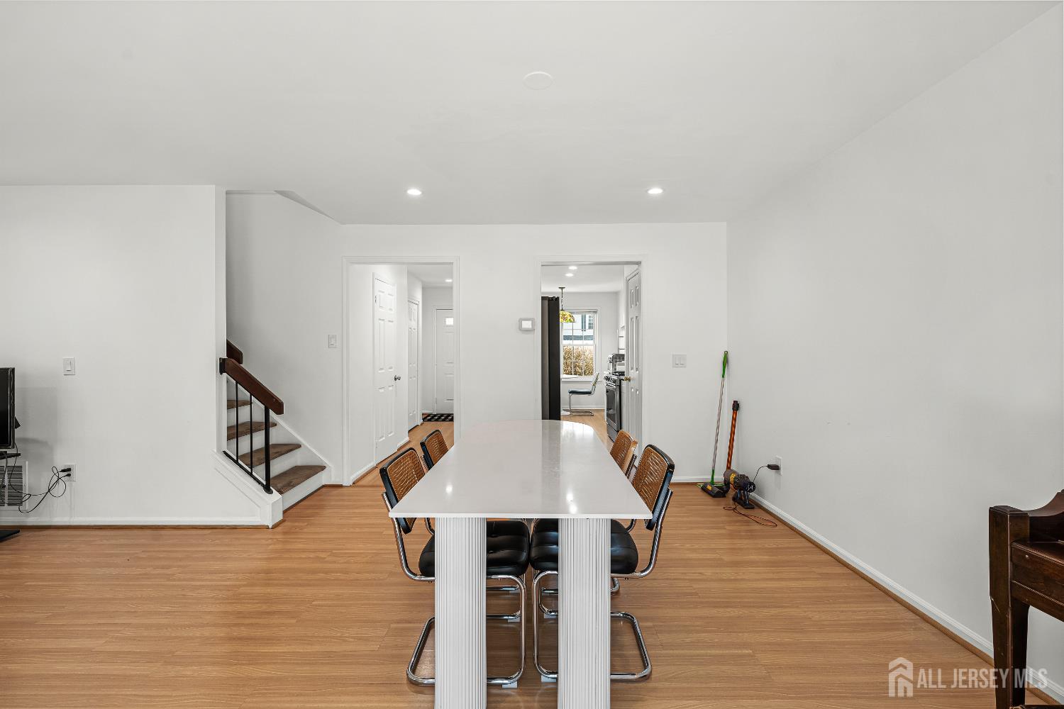 5 Hawthorn Drive Edison, NJ 08820 - Photo 9 of 29