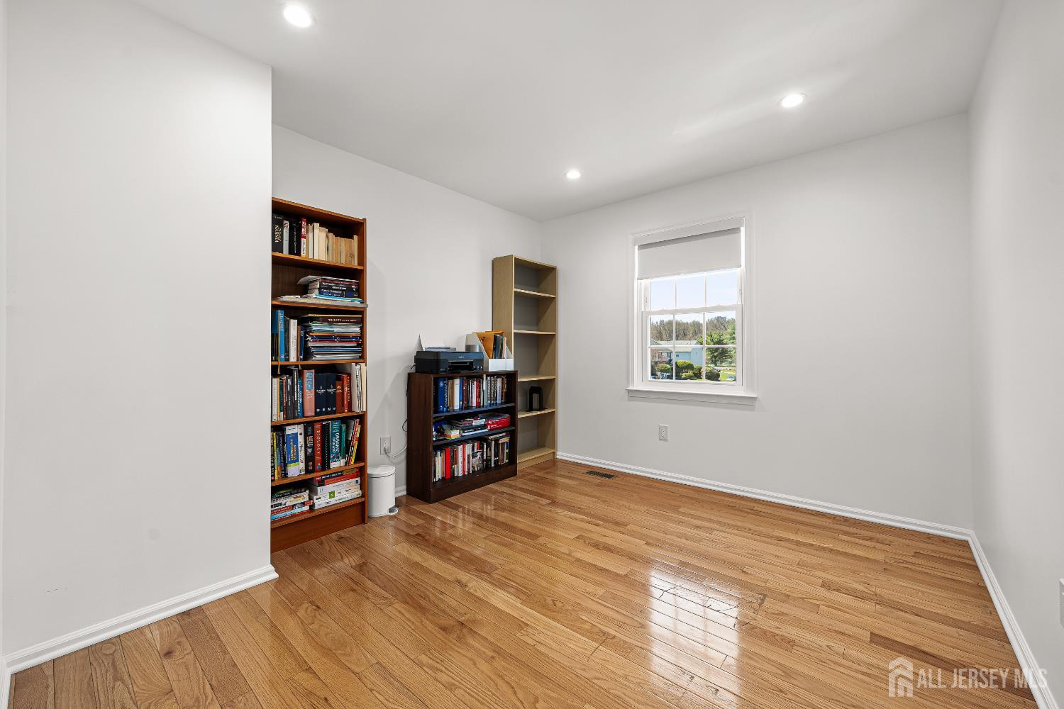 5 Hawthorn Drive Edison, NJ 08820 - Photo 10 of 29