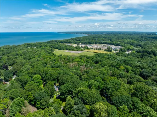 $3,800 | 485 Oakridge Drive, Irondequoit, NY 14617