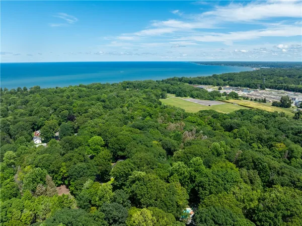 $3,800 | 485 Oakridge Drive, Irondequoit, NY 14617