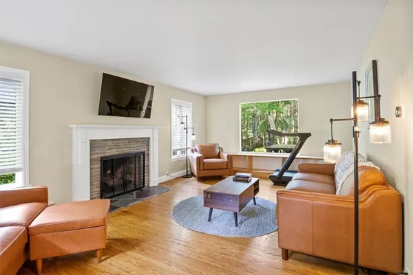 $3,800 | 485 Oakridge Drive, Irondequoit, NY 14617