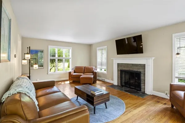 $3,800 | 485 Oakridge Drive, Irondequoit, NY 14617
