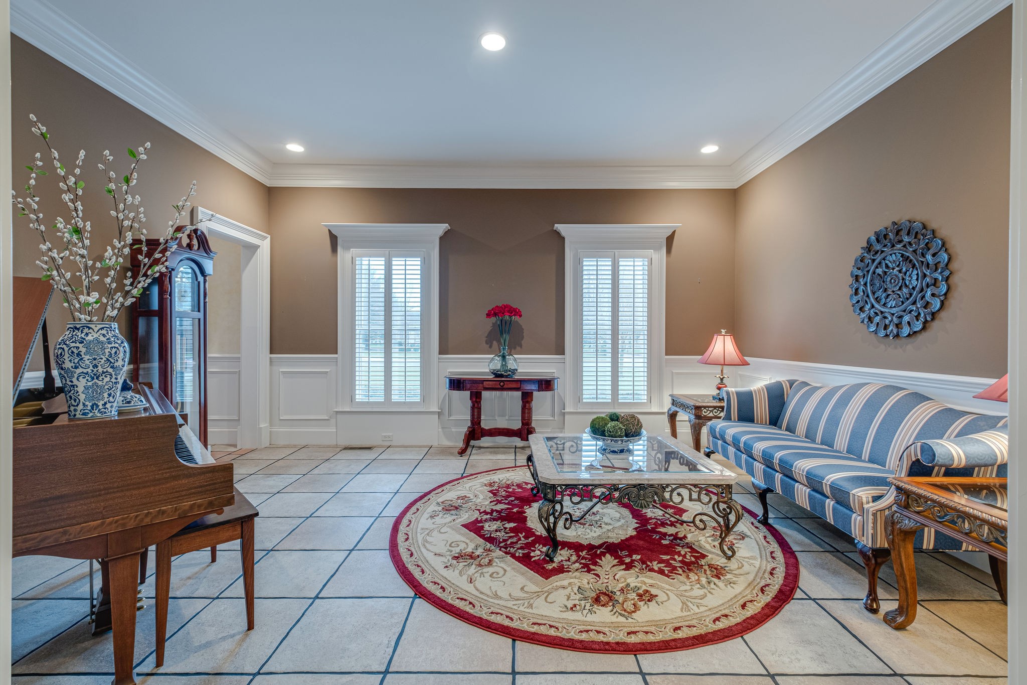 1727 Shagbark Trail Murfreesboro, TN 37130 - Photo 5 of 32 a living room with furniture and a table