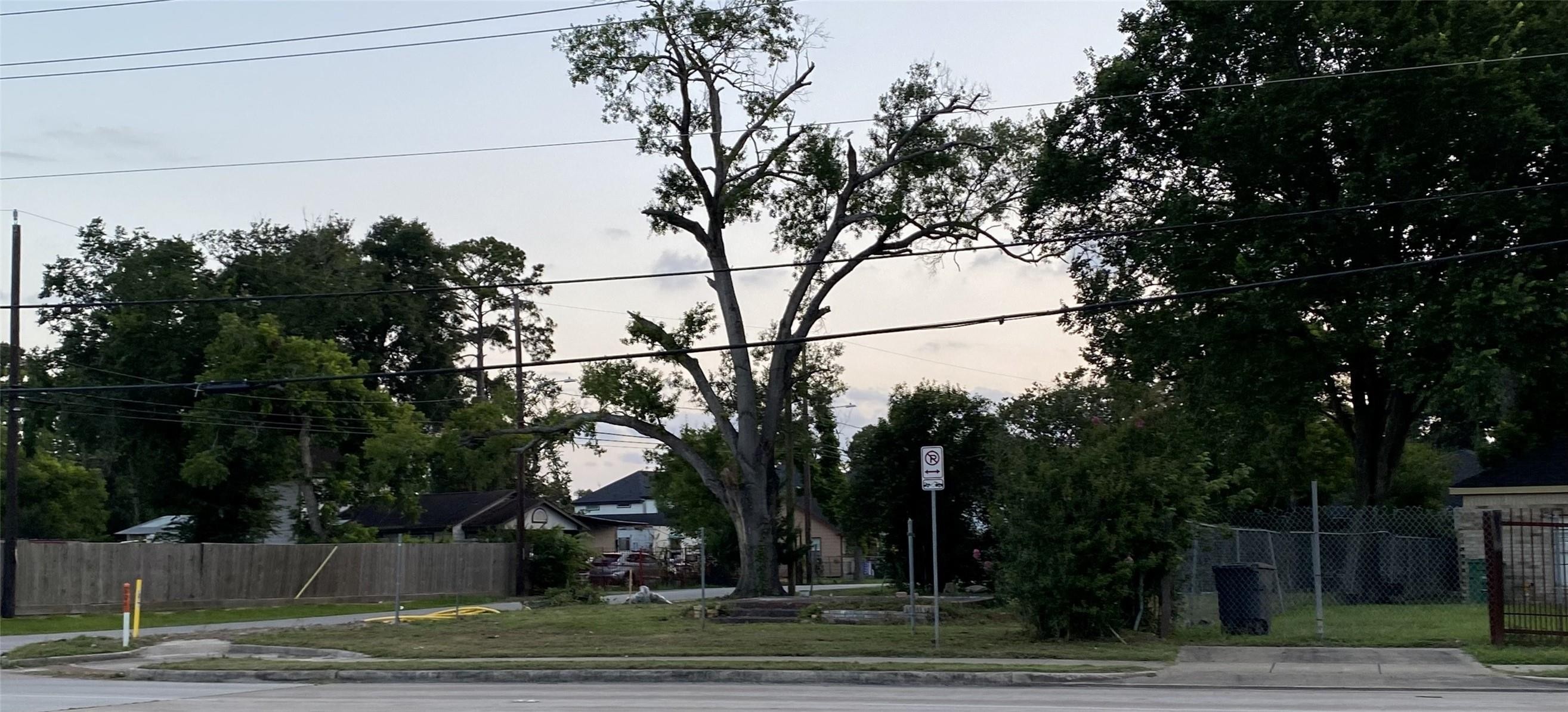 9905 Fulton Street Houston, TX 77076 - Photo 5 of 5 View from across the street