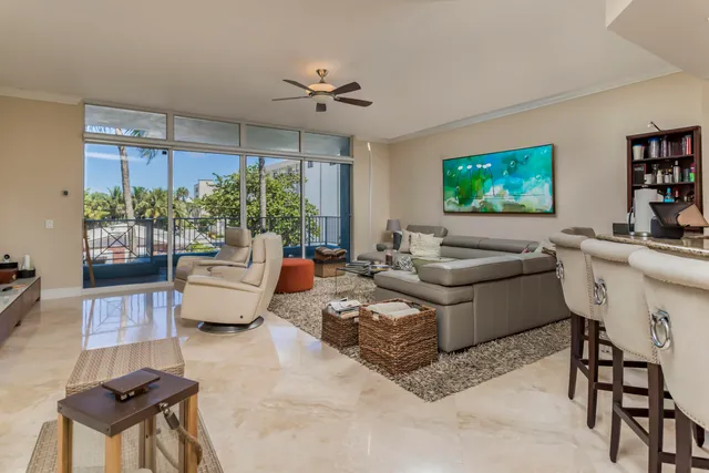 $13,000 | 701 Southeast 21st Avenue, Unit 204, Deerfield Beach, FL 33441