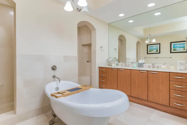 $13,000 | 701 Southeast 21st Avenue, Unit 204, Deerfield Beach, FL 33441