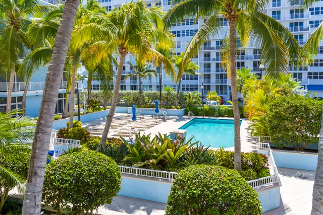 $13,000 | 701 Southeast 21st Avenue, Unit 204, Deerfield Beach, FL 33441