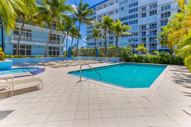 $13,000 | 701 Southeast 21st Avenue, Unit 204, Deerfield Beach, FL 33441