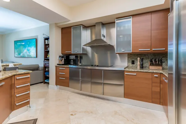 $13,000 | 701 Southeast 21st Avenue, Unit 204, Deerfield Beach, FL 33441