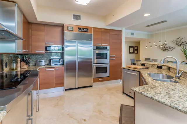 $13,000 | 701 Southeast 21st Avenue, Unit 204, Deerfield Beach, FL 33441