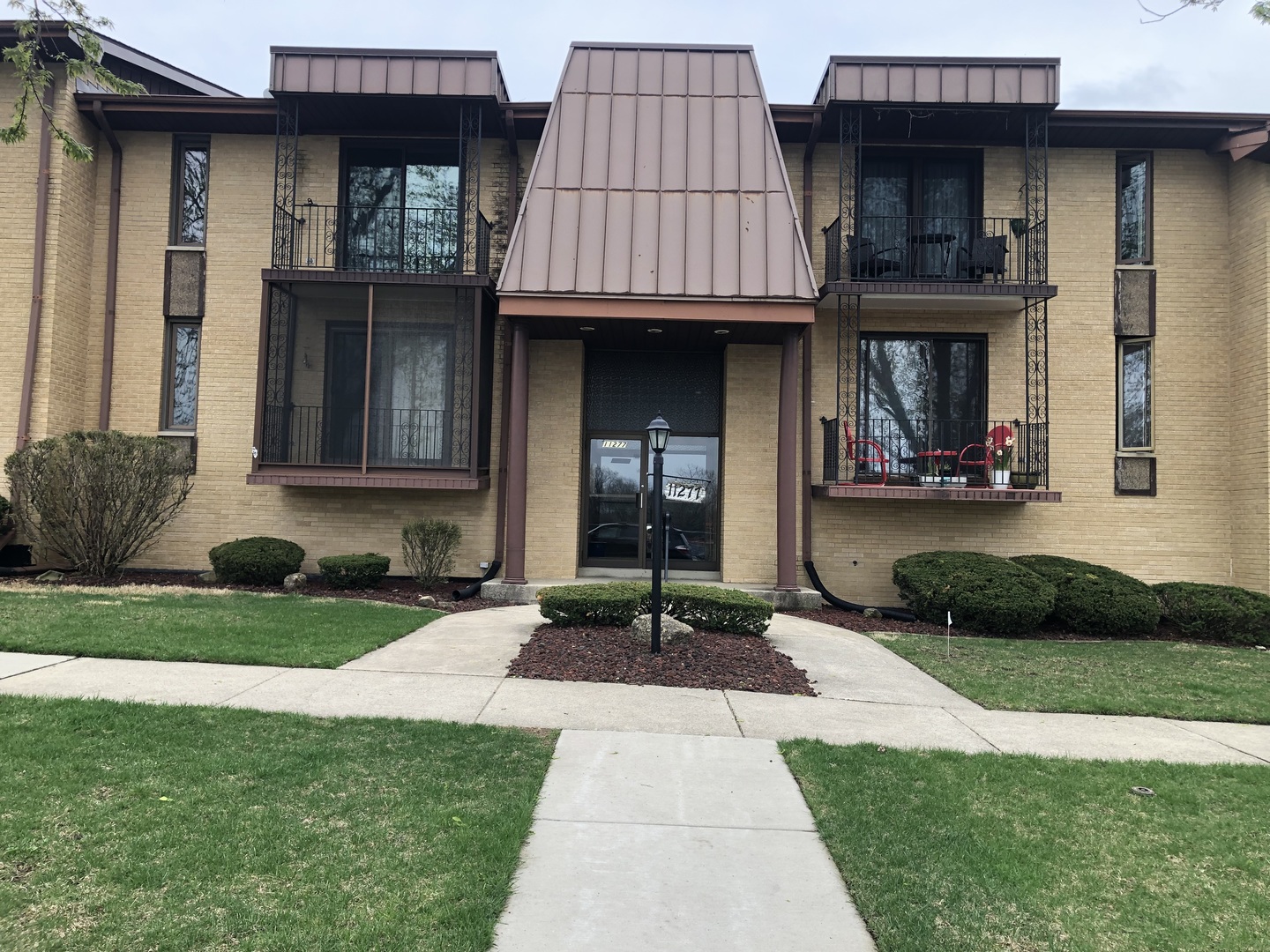 11277 South Roberts Road, Unit E Palos Hills, IL 60465 - Photo 1 of 20