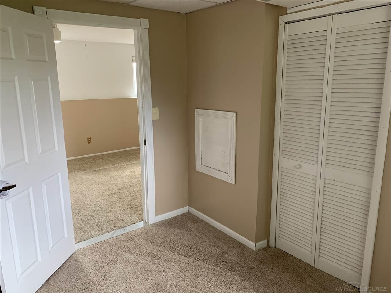 741 Kentucky Drive Rochester, MI 48307 - Photo 13 of 20 50039312-12.JPG
