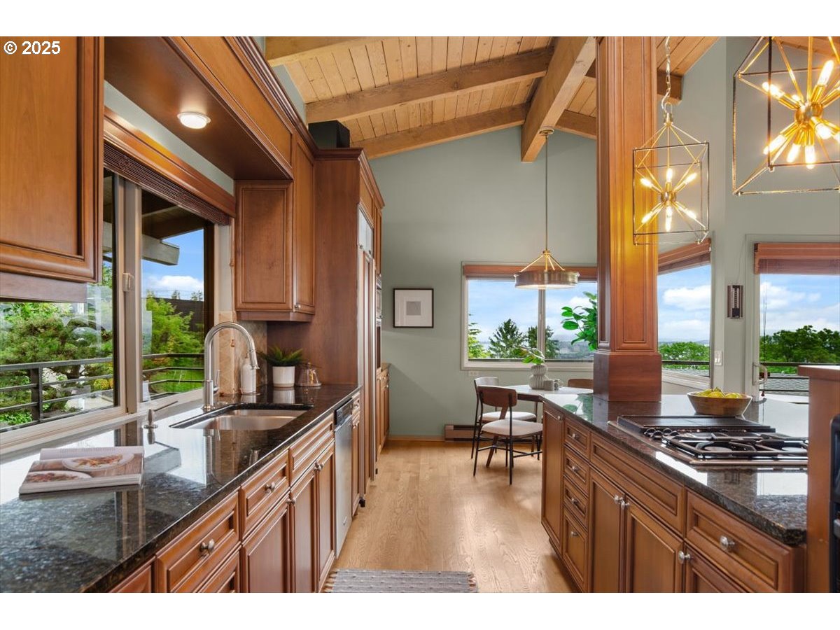 1024 Southwest Myrtle Drive Portland, OR 97201 - Photo 19 of 48 Kitchen