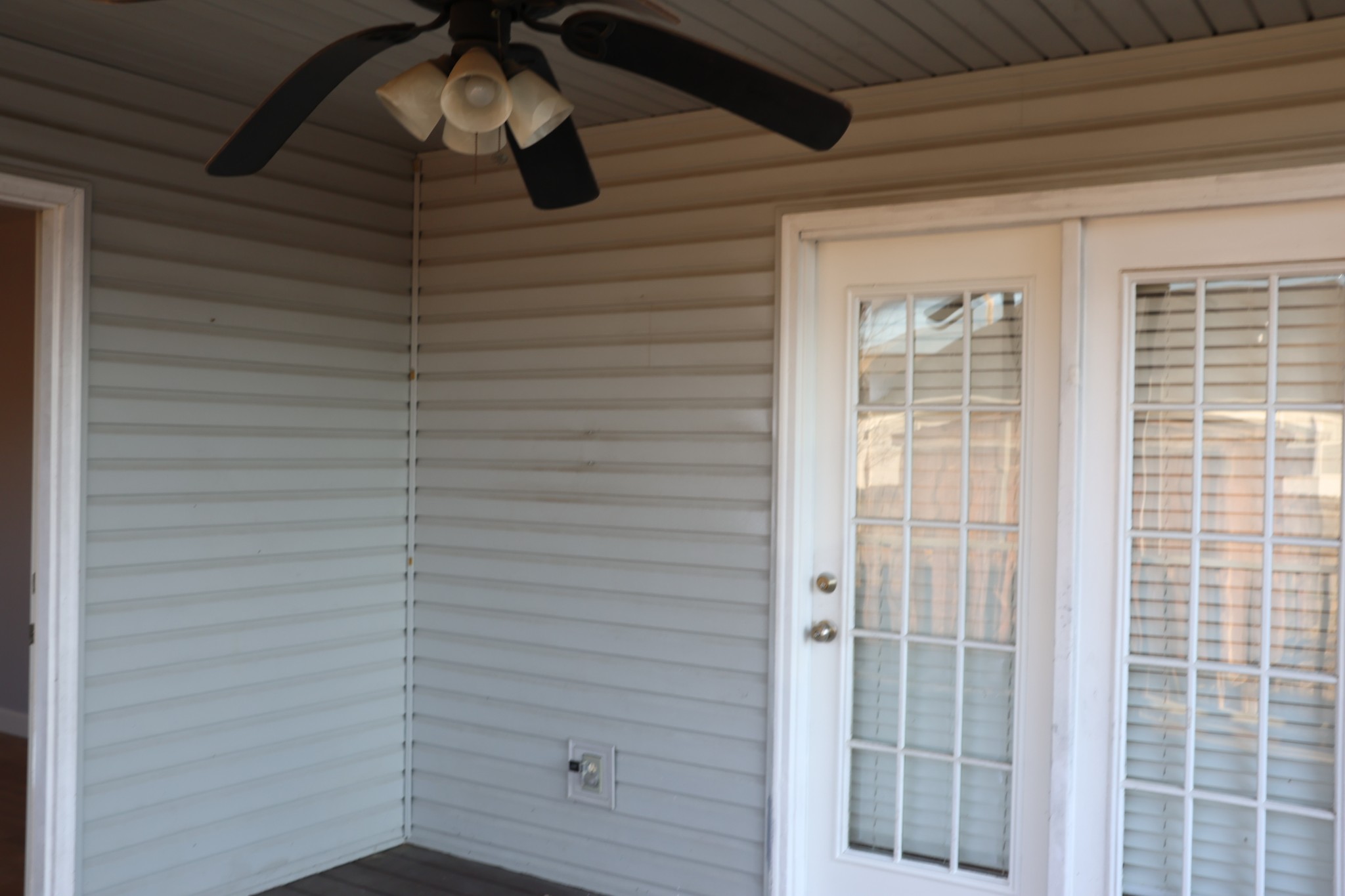 148 Stanley Drive Gallatin, TN 37066 - Photo 22 of 32 a view of wooden door
