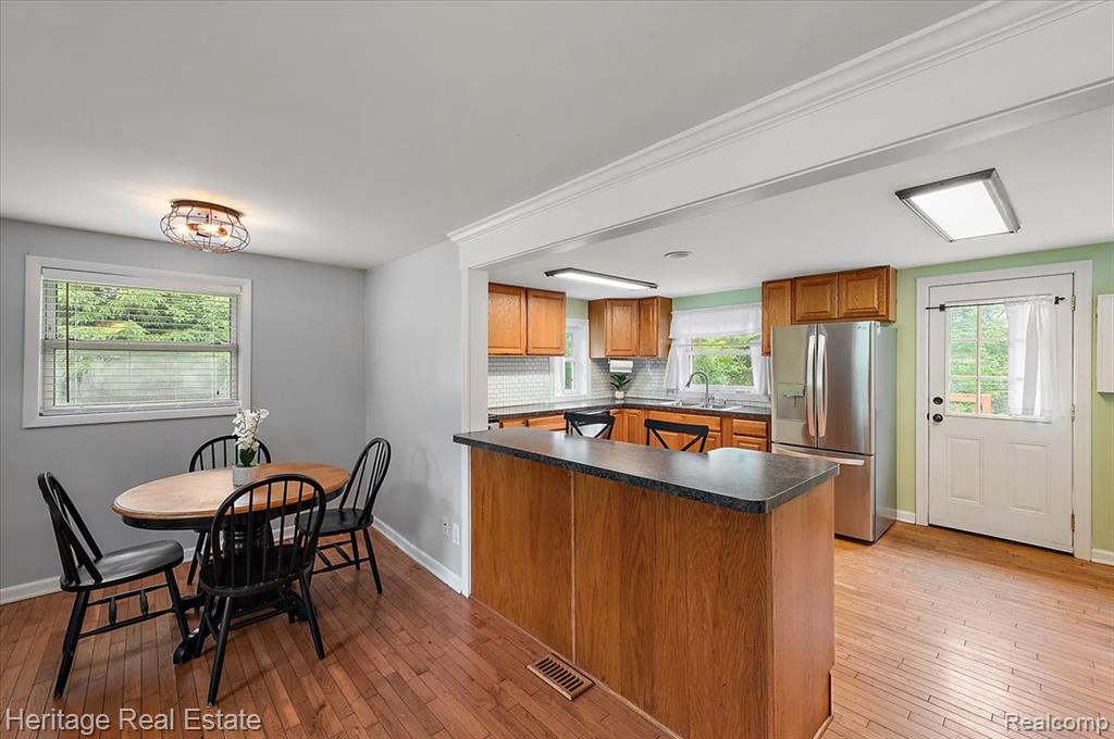 5125 Clarkston Road Clarkston, MI 48348 - Photo 6 of 22 Gallery Image 6